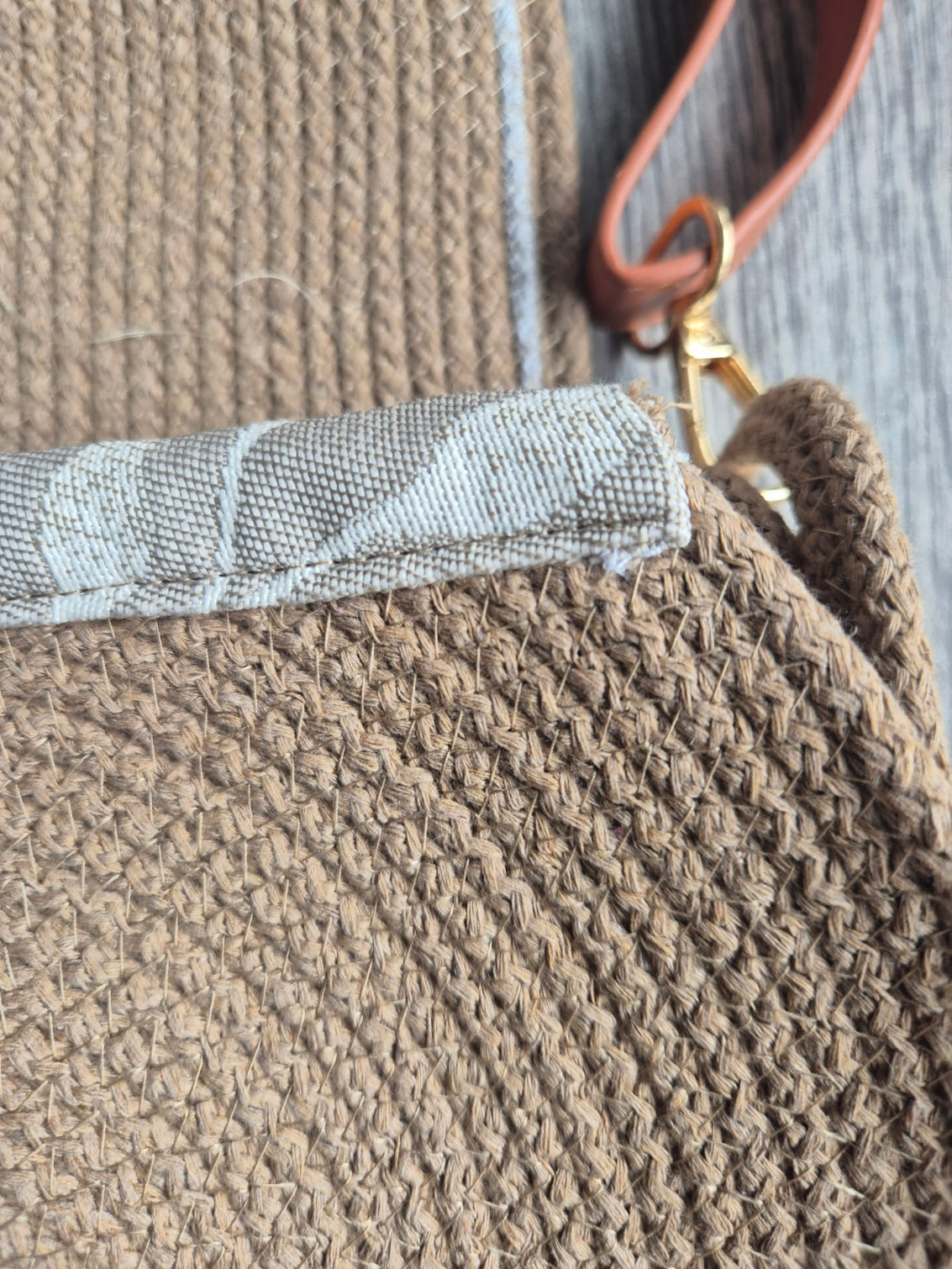 Sac en corde beige bohème – Sac bandoulière fait main avec rabat jacquard feuilles Lozen-k