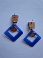 Océan Azur | Boucles d'oreilles bohèmes bleu cobalt en résine et bois