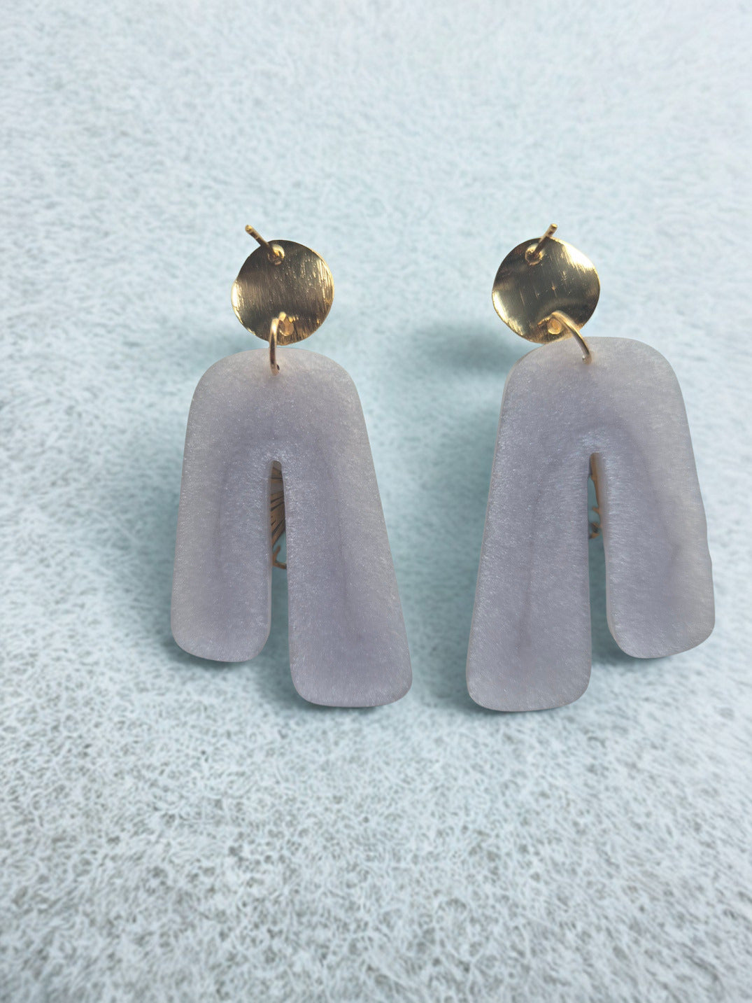 Aurore Lavande | Boucles d'oreilles bohèmes pendantes bleu lavande nacré