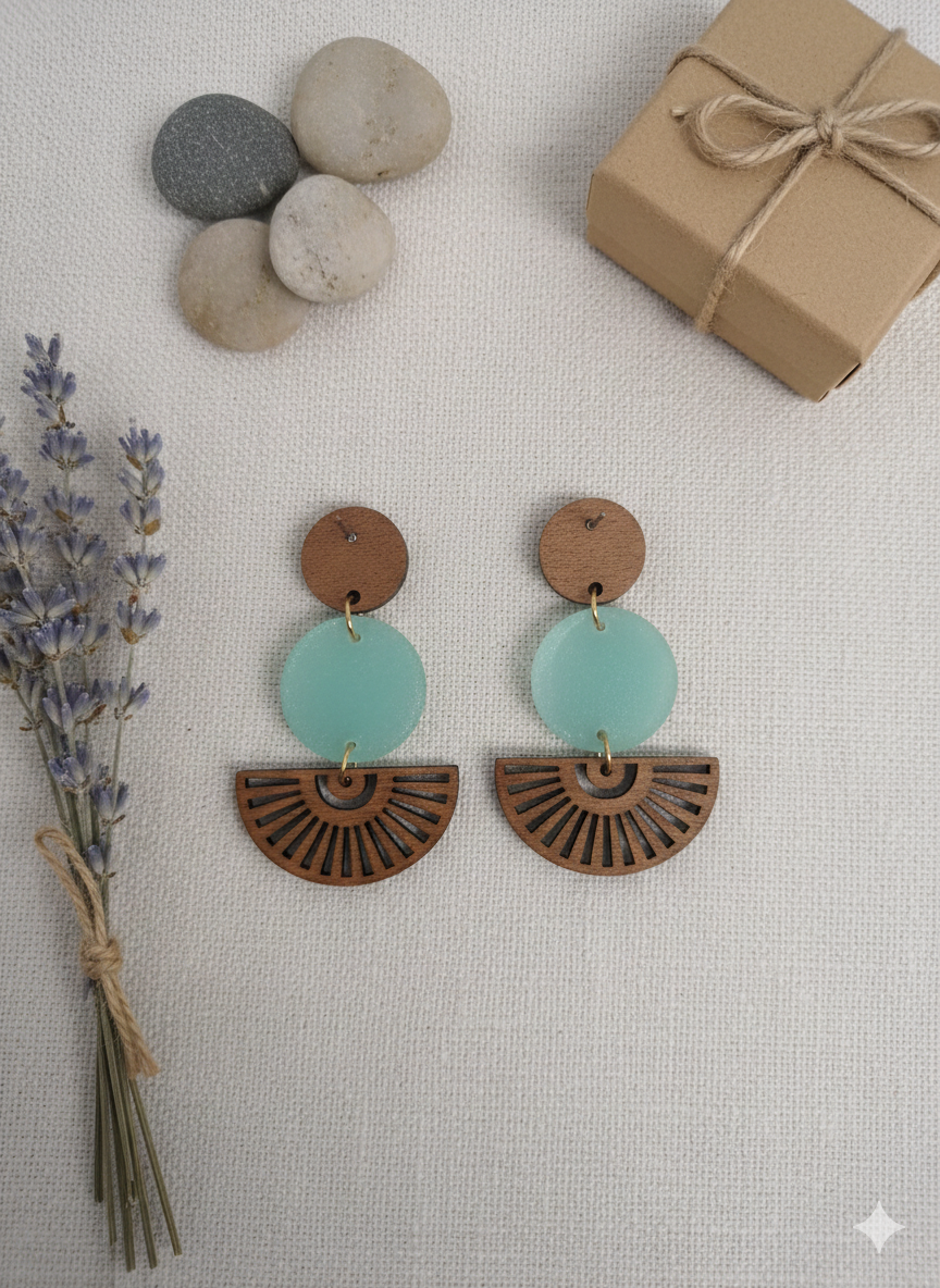 Éventail Jade Nomade – Boucles d’oreilles en résine & bois