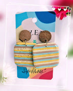 " Rayonnantes " – Boucles d’oreilles carrées pastels en bois et polymère Lozen-k