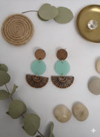 Éventail Jade Nomade – Boucles d’oreilles en résine & bois Lozen-k