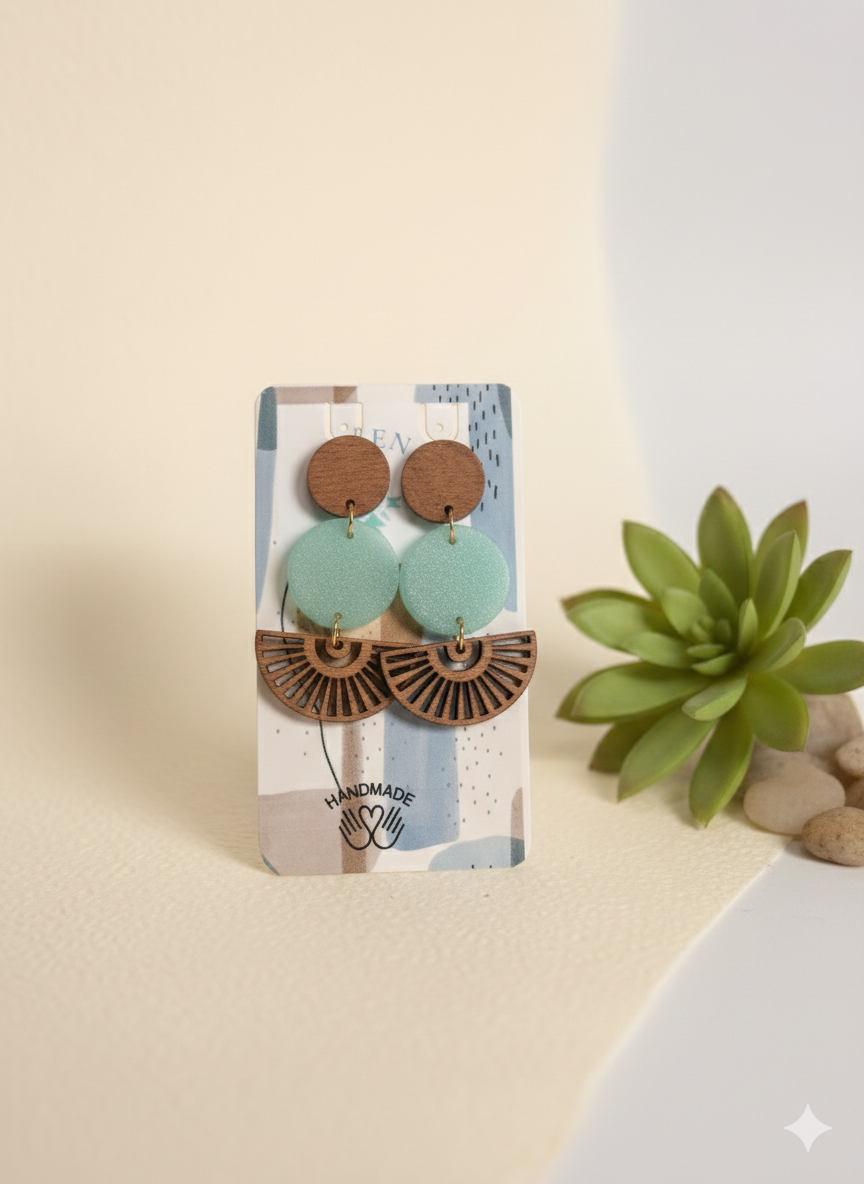 Éventail Jade Nomade – Boucles d’oreilles en résine & bois