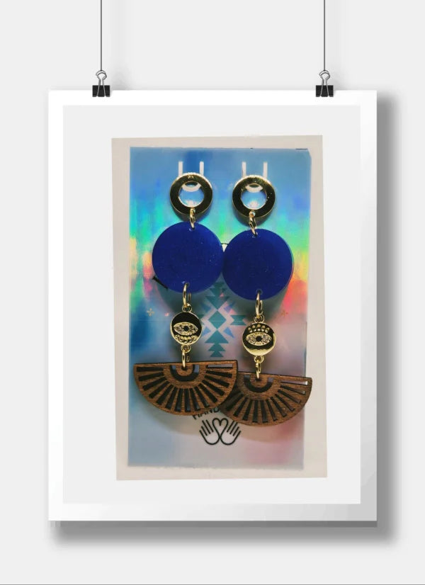 Boucles d’oreilles Mystic Azura – Résine bleue marine, bois