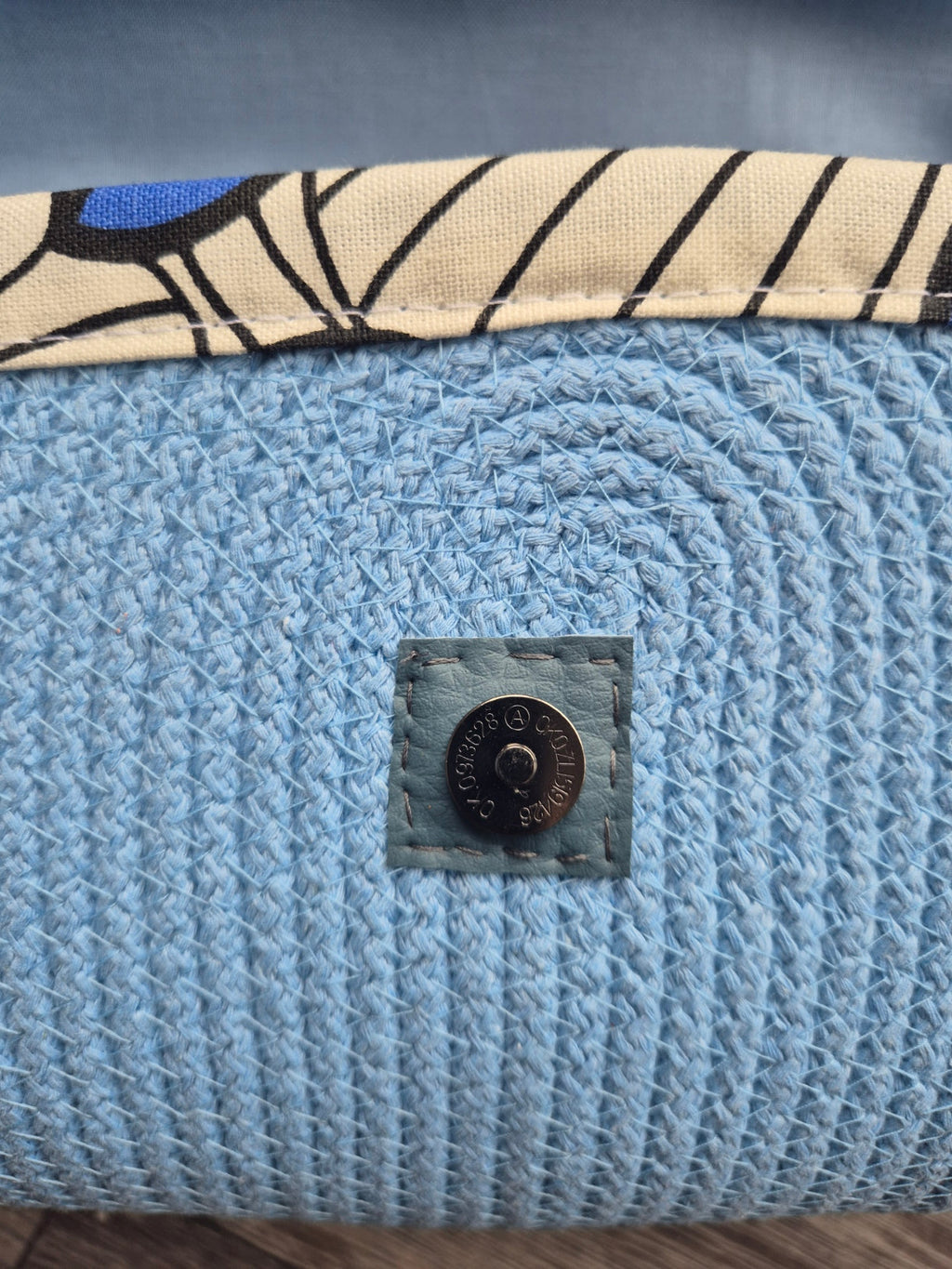 Sac Bandoulière en Corde Bleu Ciel & Rabat Wax Fleuri – Sac Bohème Chic Lozen-k