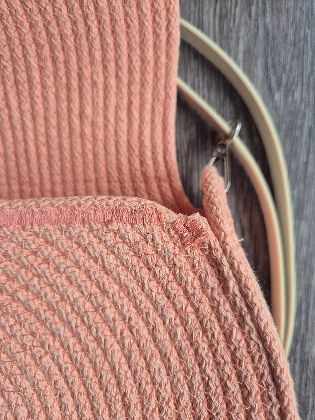 Sac en corde pêche pastel – Sac bohème chic fait main Lozen-k